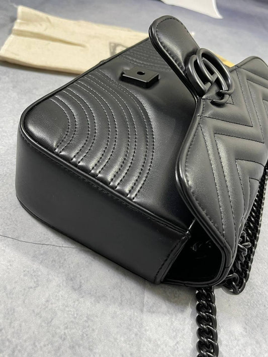 Gucci GG Marmont Shoulder Bag in Black Leather