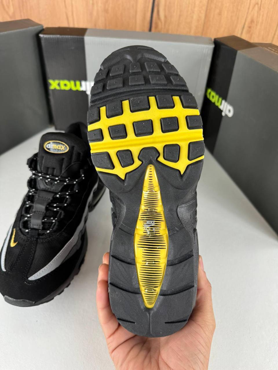 Nike Air Max 95 Essential Sneakers