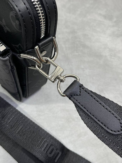 Louis Vuitton Trio Messenger Bag