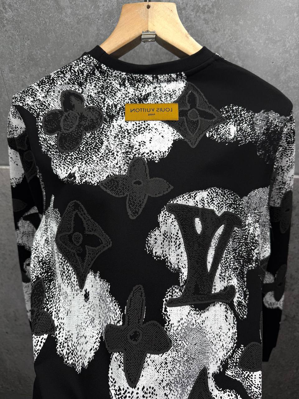 Louis Vuitton Jumper from the Fall-Winter 2025 Collection.