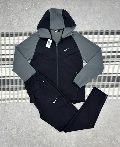 Nike Tech Fleece Tracksuit in Colorway