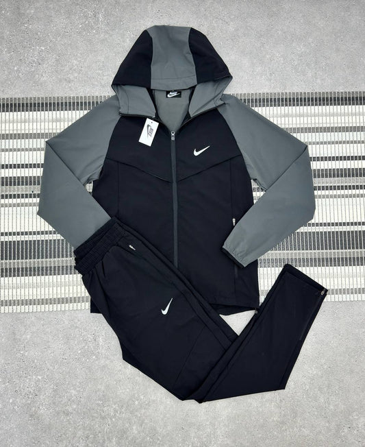 Nike Tech Fleece Tracksuit in Colorway