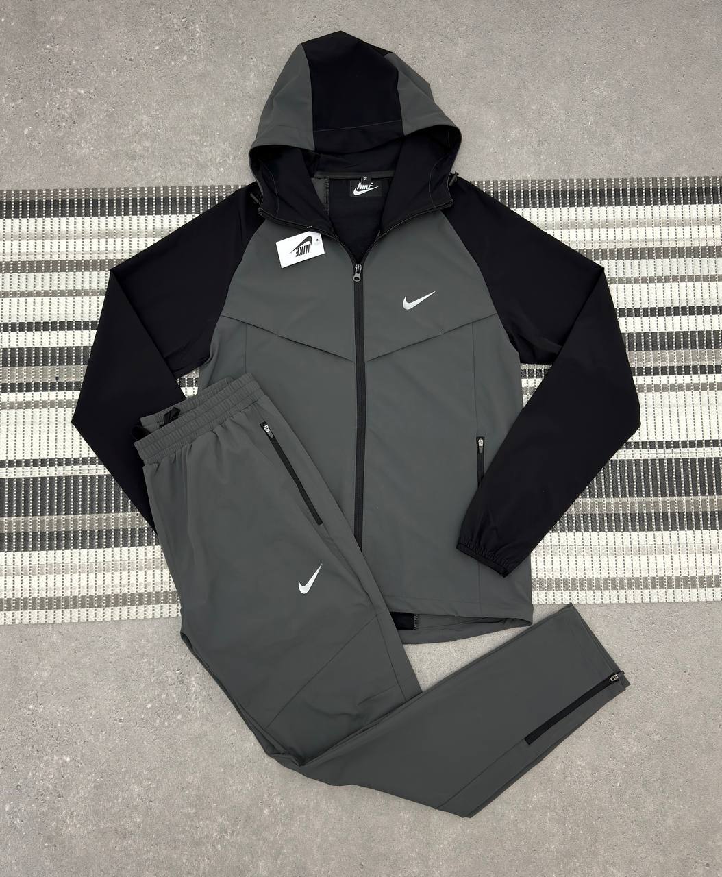 Nike Tech Fleece Tracksuit in Colorway