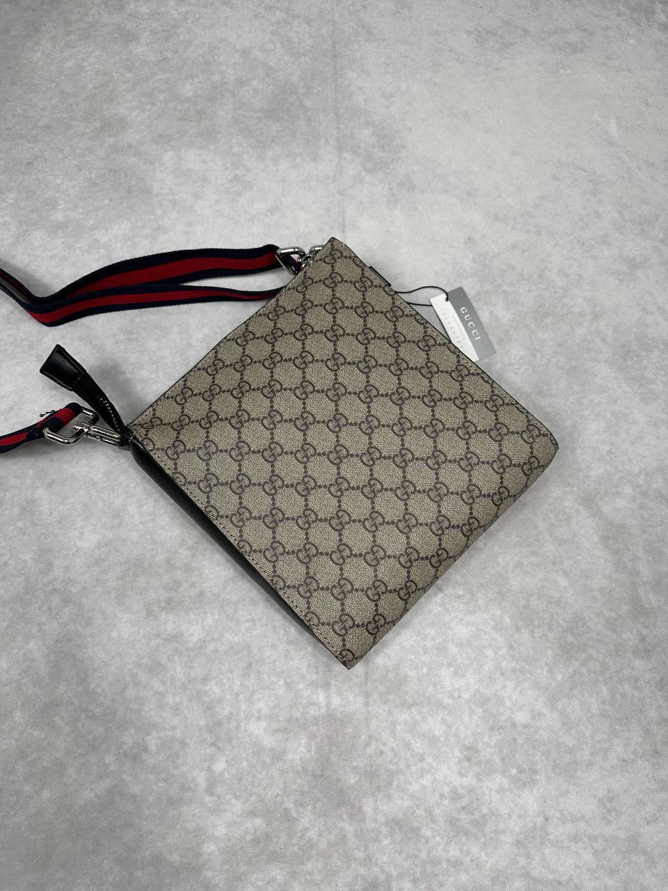 Gucci GG Supreme Canvas Messenger Bag with Dust Bag