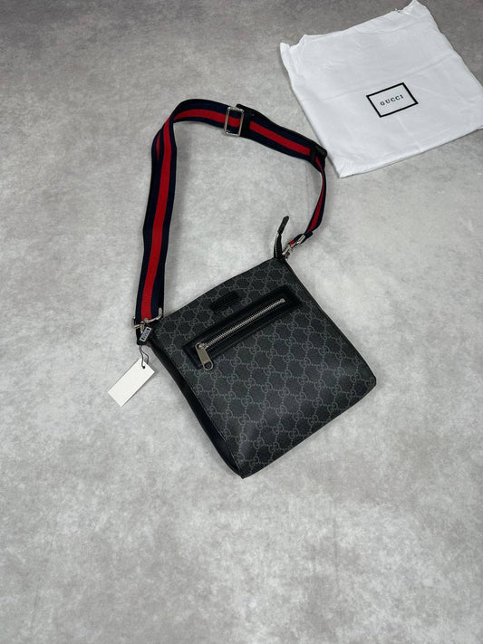 Gucci GG Supreme Canvas Messenger Bag with Dust Bag