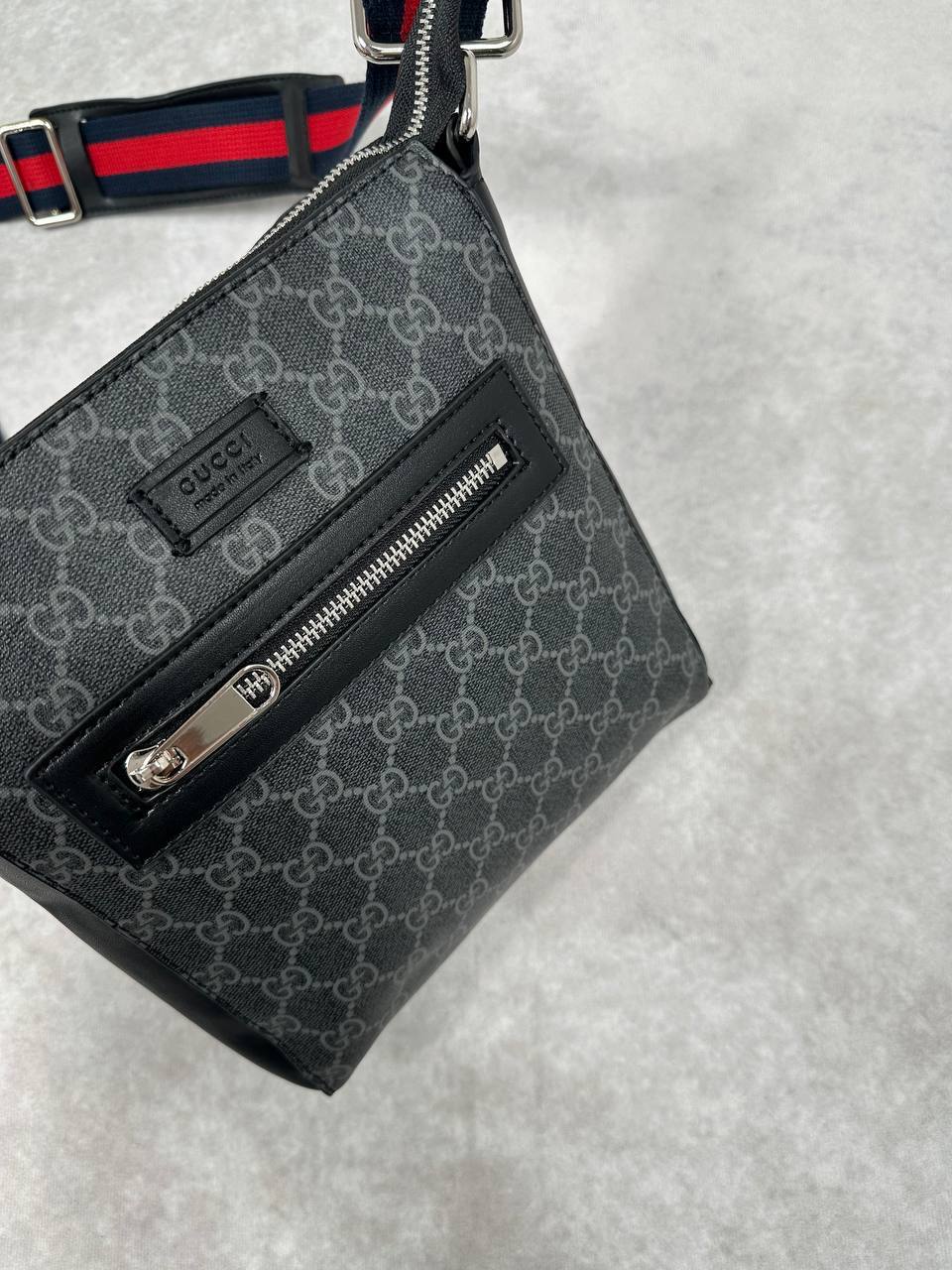 Gucci GG Supreme Canvas Messenger Bag with Dust Bag