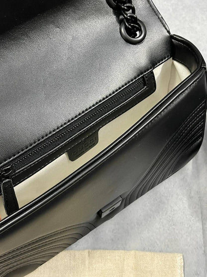 Gucci GG Marmont Shoulder Bag in Black Leather
