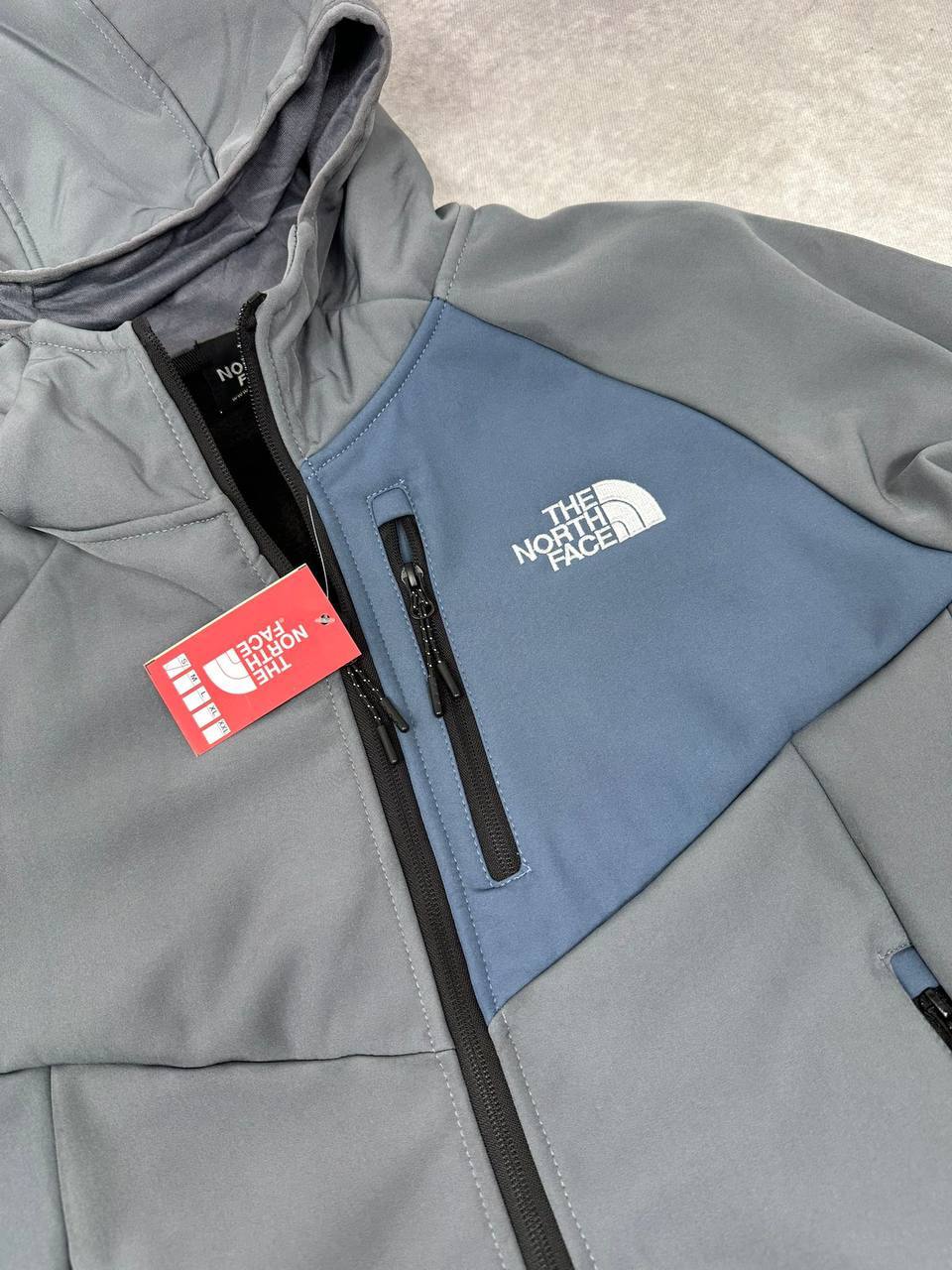 The North Face Full-Zip Softshell Jacket & Matching Joggers Set Tracksuit